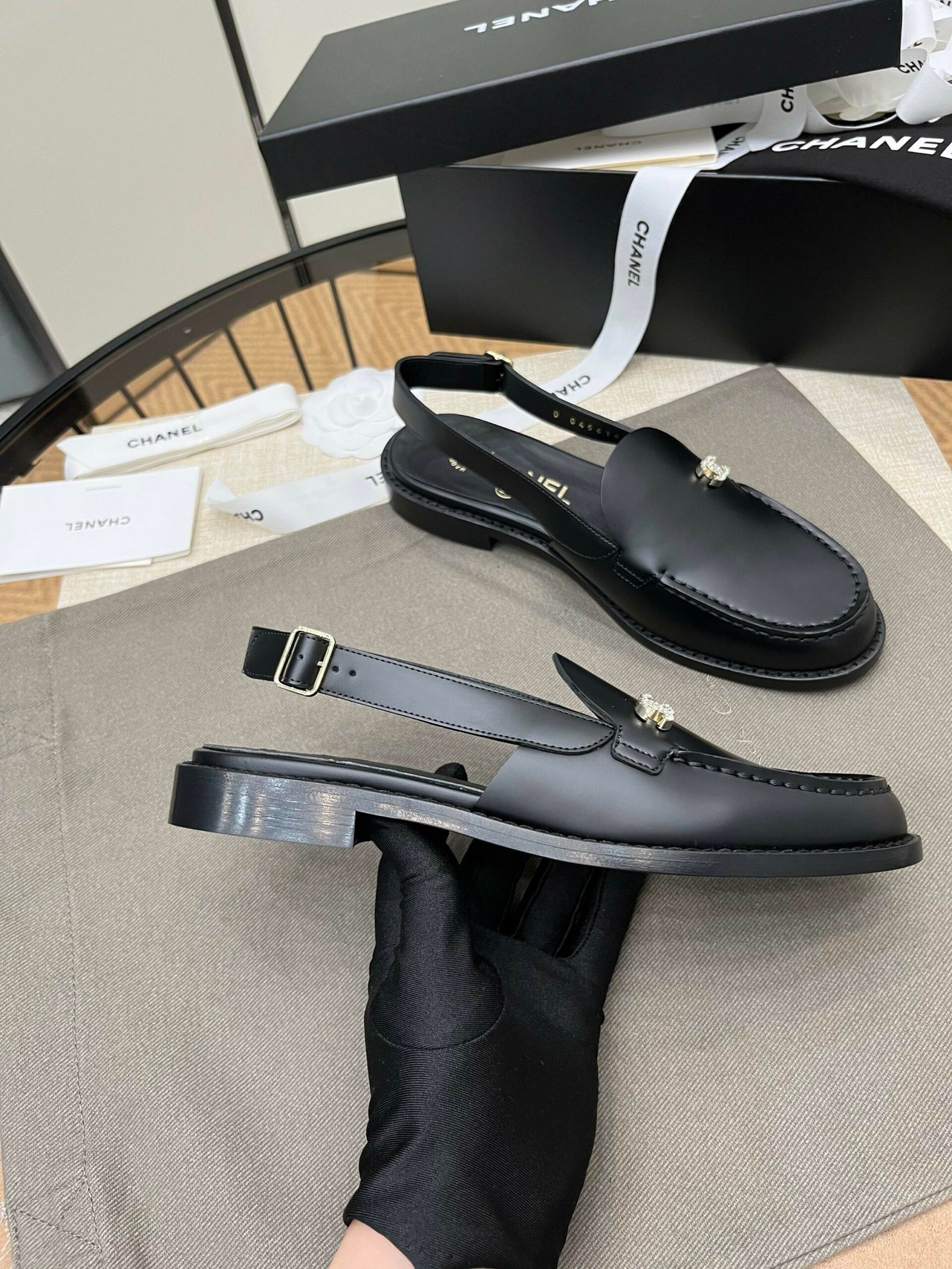 Chanel Slingback Loafers in Black - Afbeelding 3