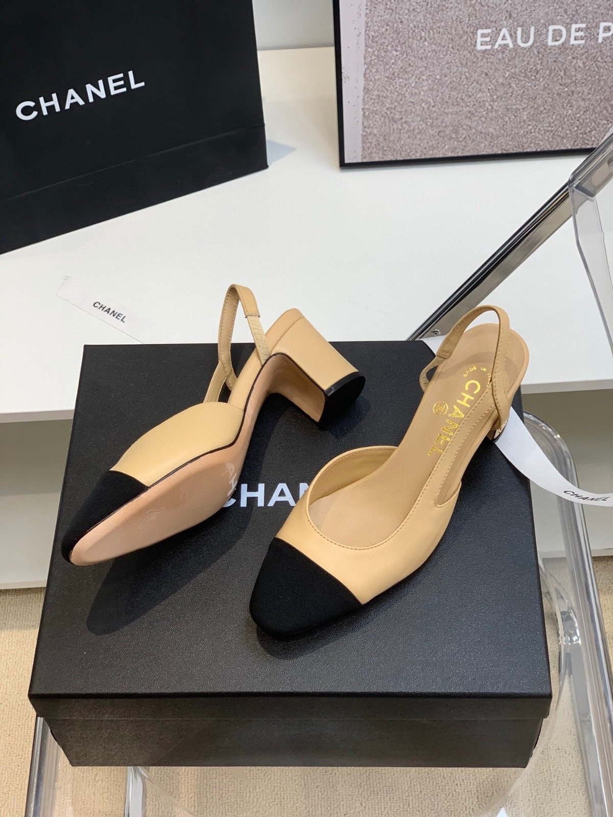 Chanel Slingback Pumps in Beige - Afbeelding 3