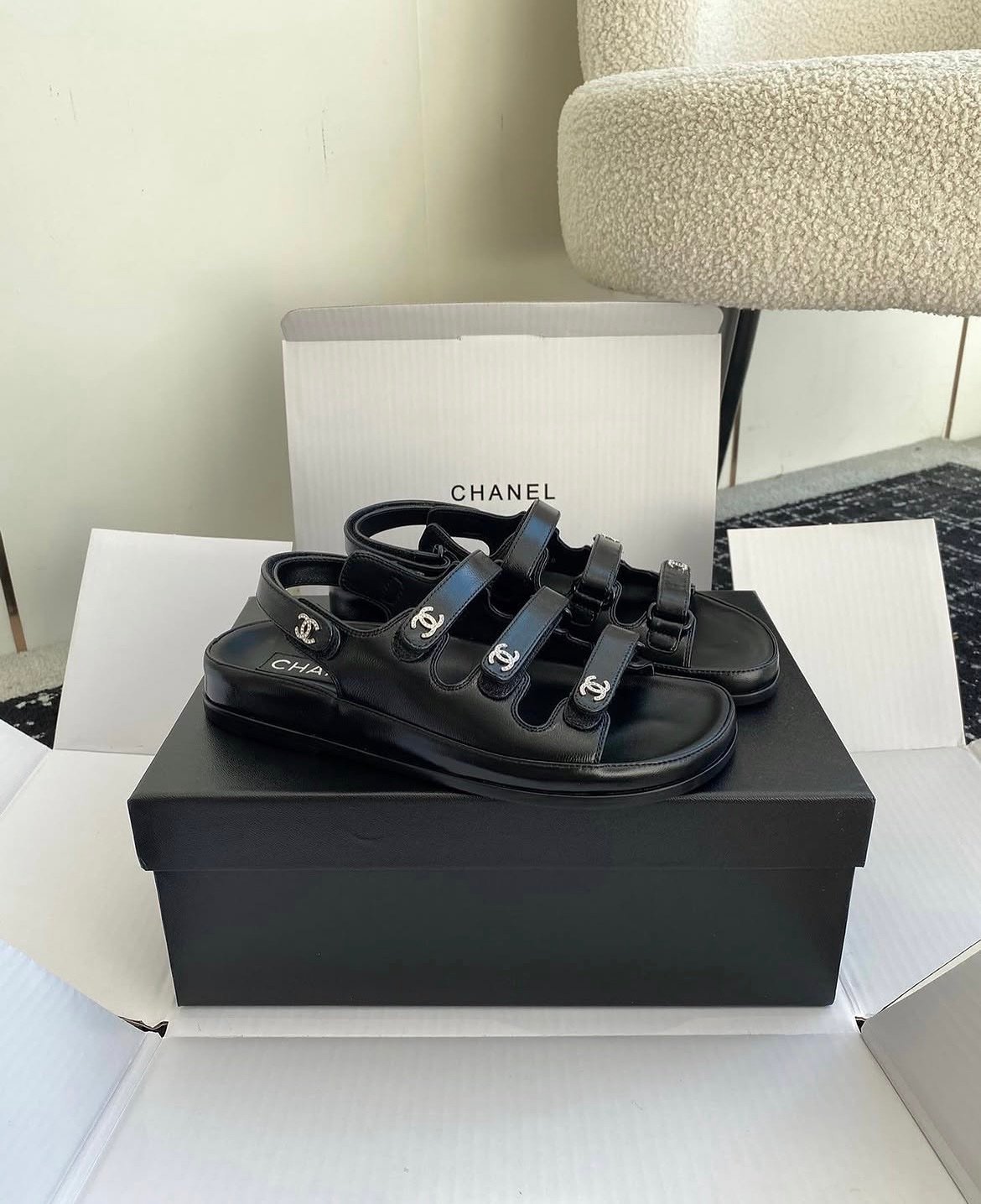 Chanel Sandals in Black - Afbeelding 2