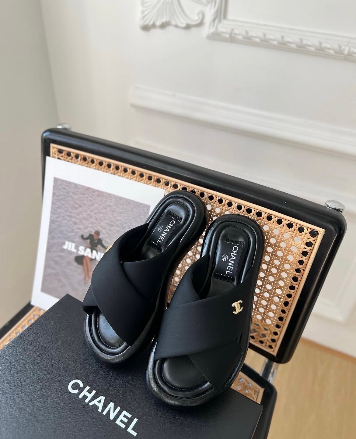 Chanel Slide Sandals in Black - Afbeelding 3