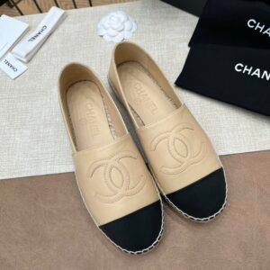 Chanel Loafers in Beige Black