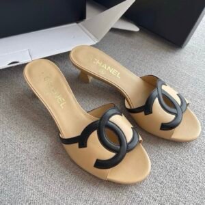 Alternative view of Chanel Sandals in Beige Black