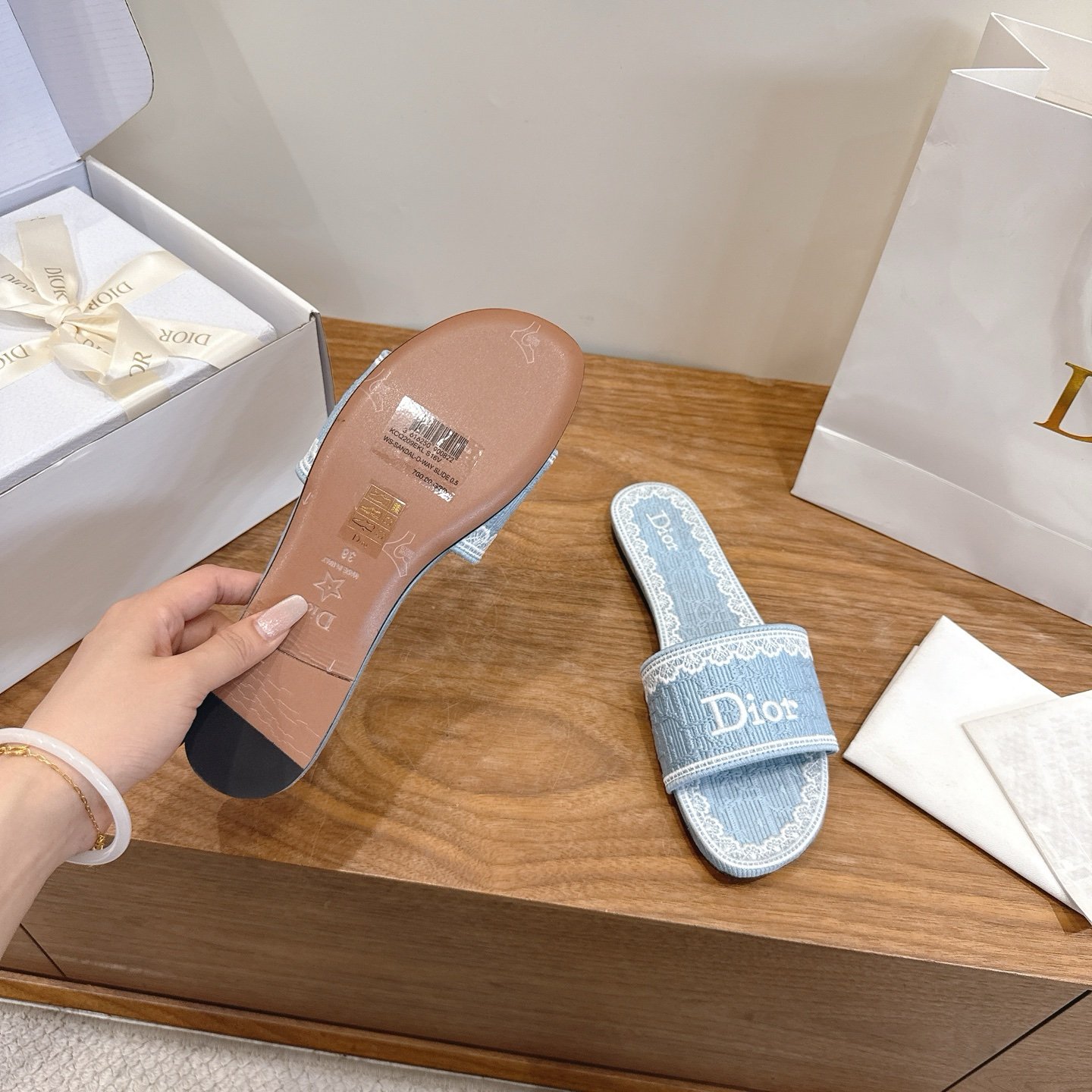 Dior Flat Slide Sandals in Blue White Logo - Afbeelding 16