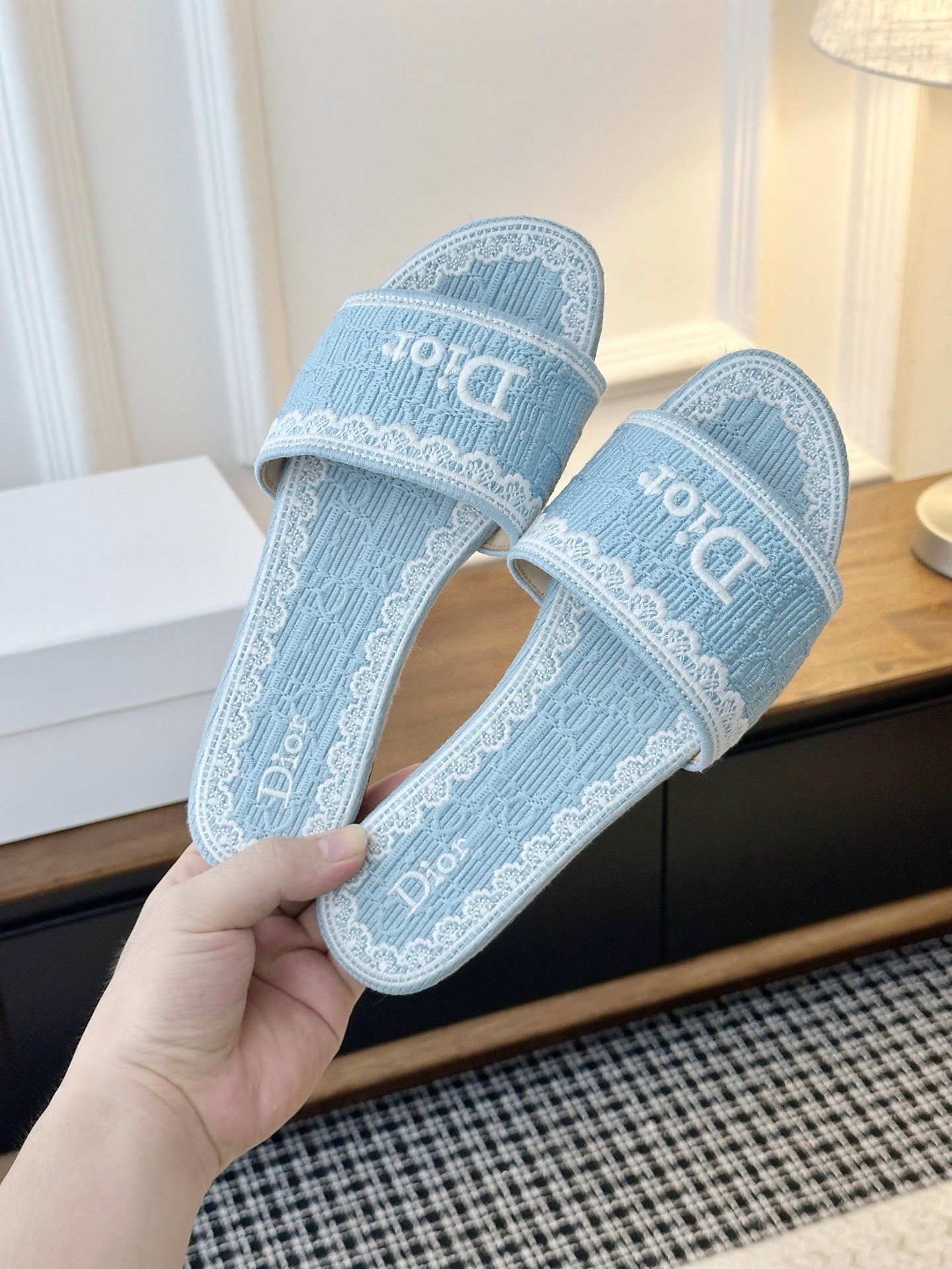 Dior Flat Slide Sandals in Blue White Logo - Afbeelding 6
