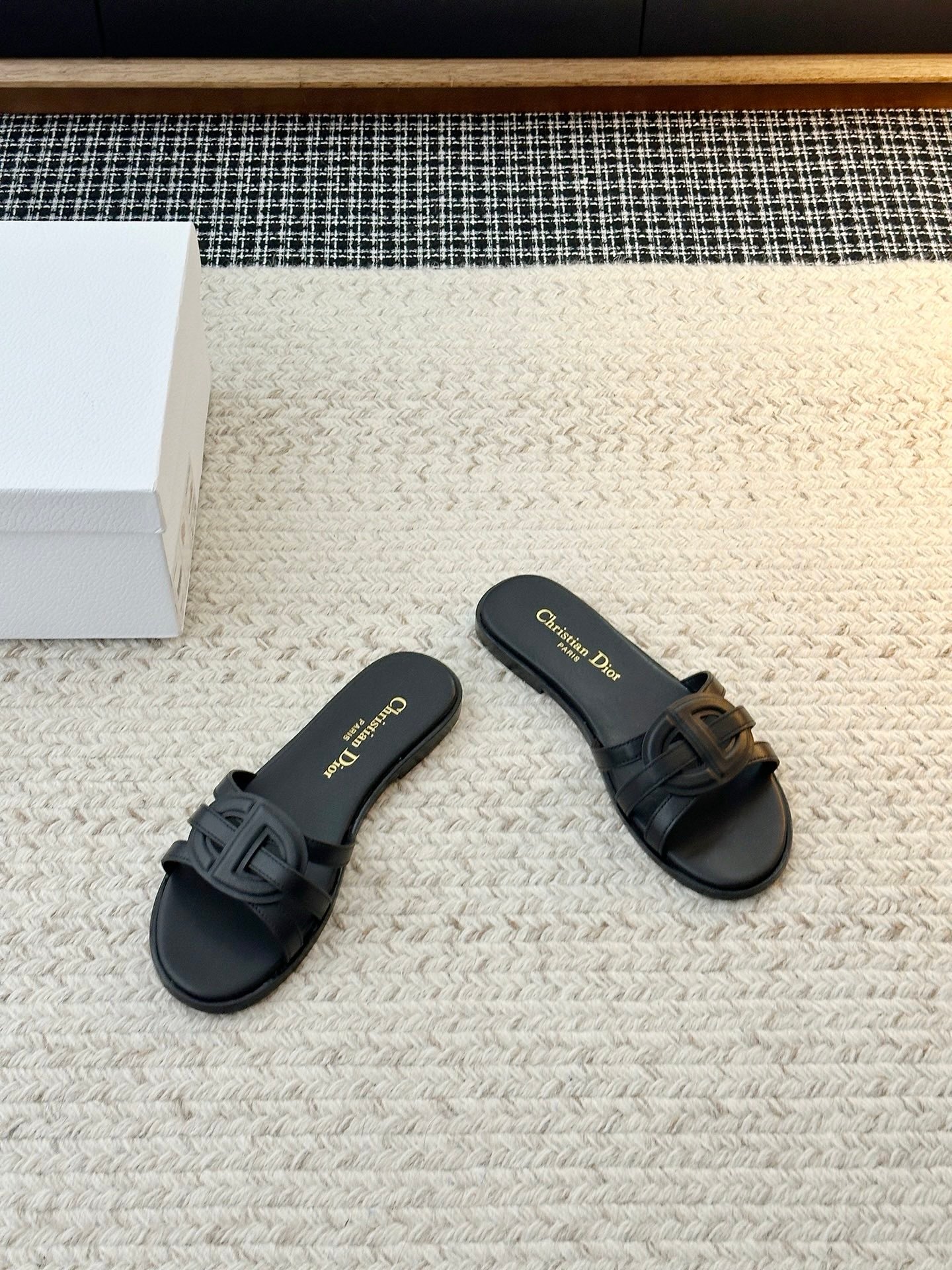 Dior Flat Slide Sandals in Black - Afbeelding 3