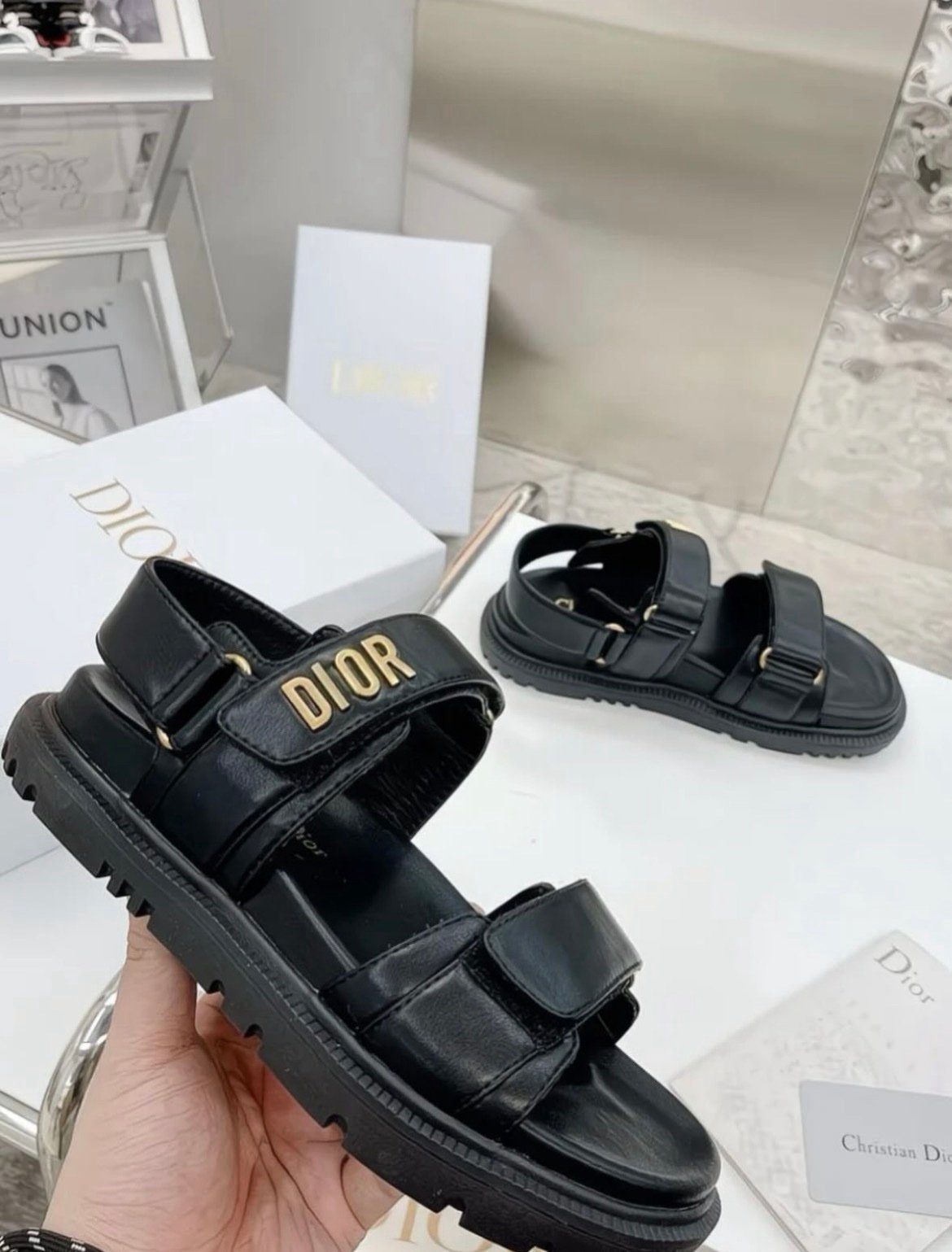 Dior Sandals in Black Gold - Afbeelding 3