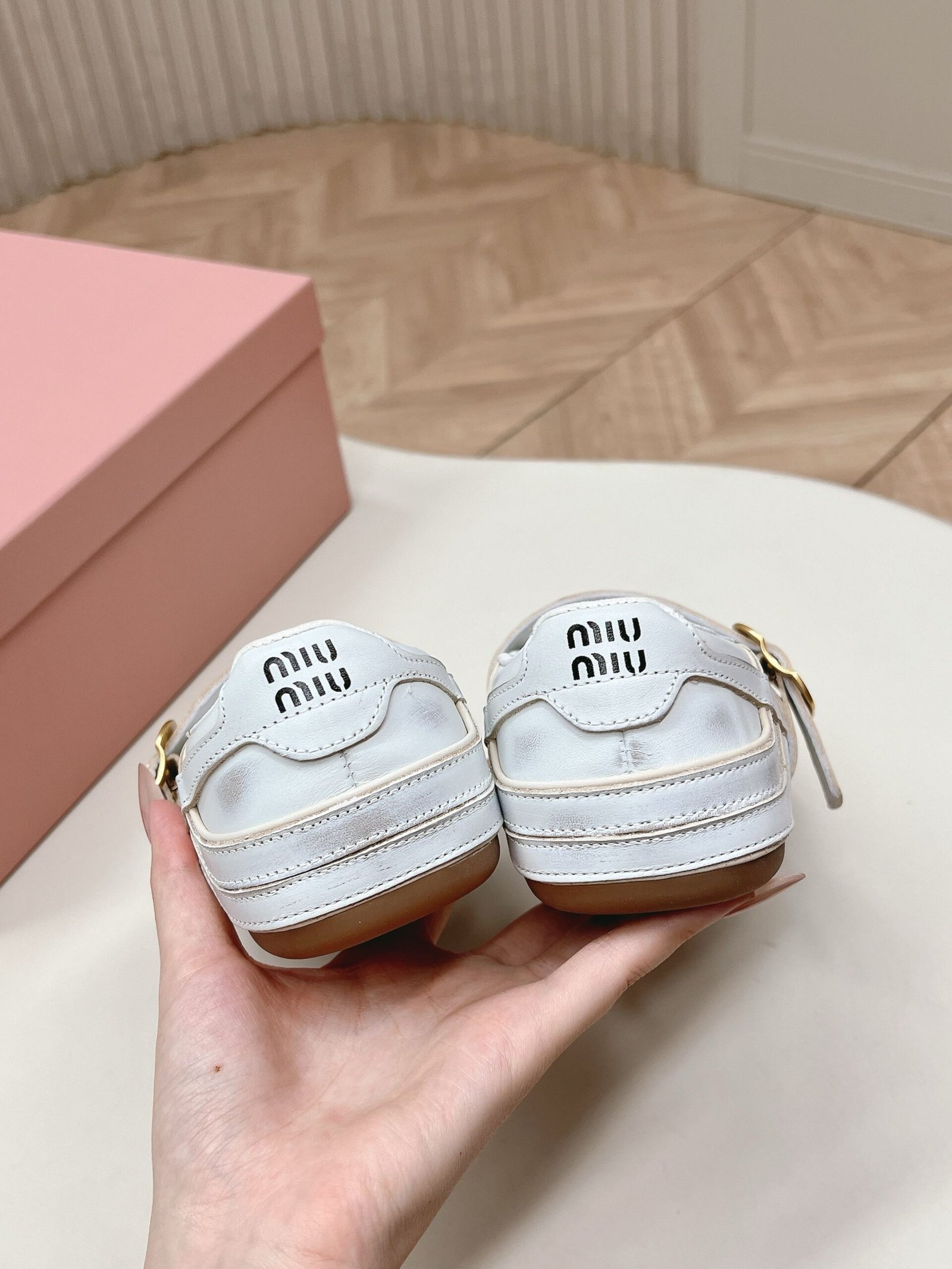 Miu Miu Gymnasium Ballerinas in White - Afbeelding 8