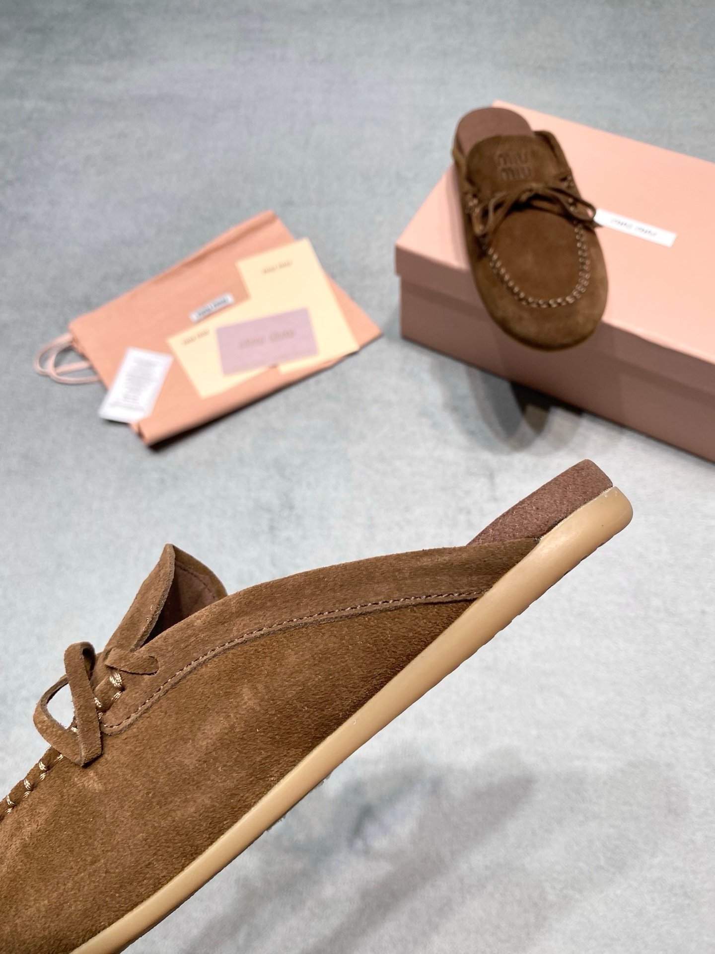Miu Miu Suede Mules in Brown - Afbeelding 7