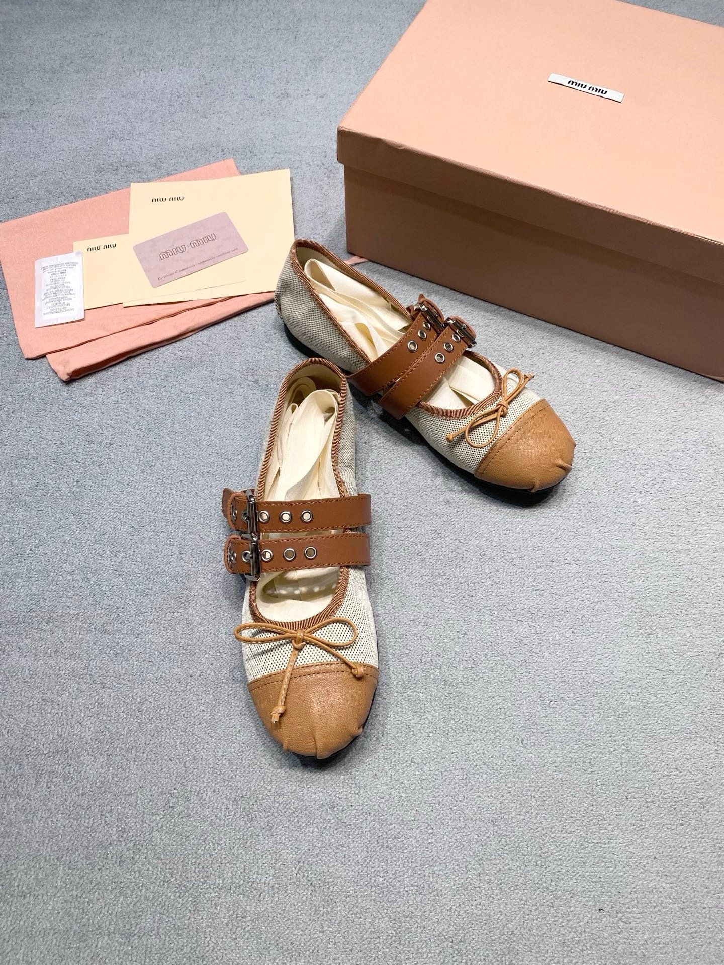 Miu Miu Ballerinas in Brown - Afbeelding 3