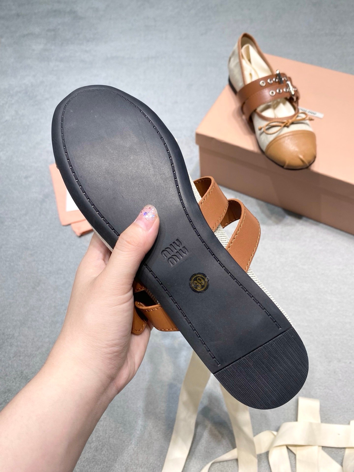 Miu Miu Ballerinas in Brown - Afbeelding 8