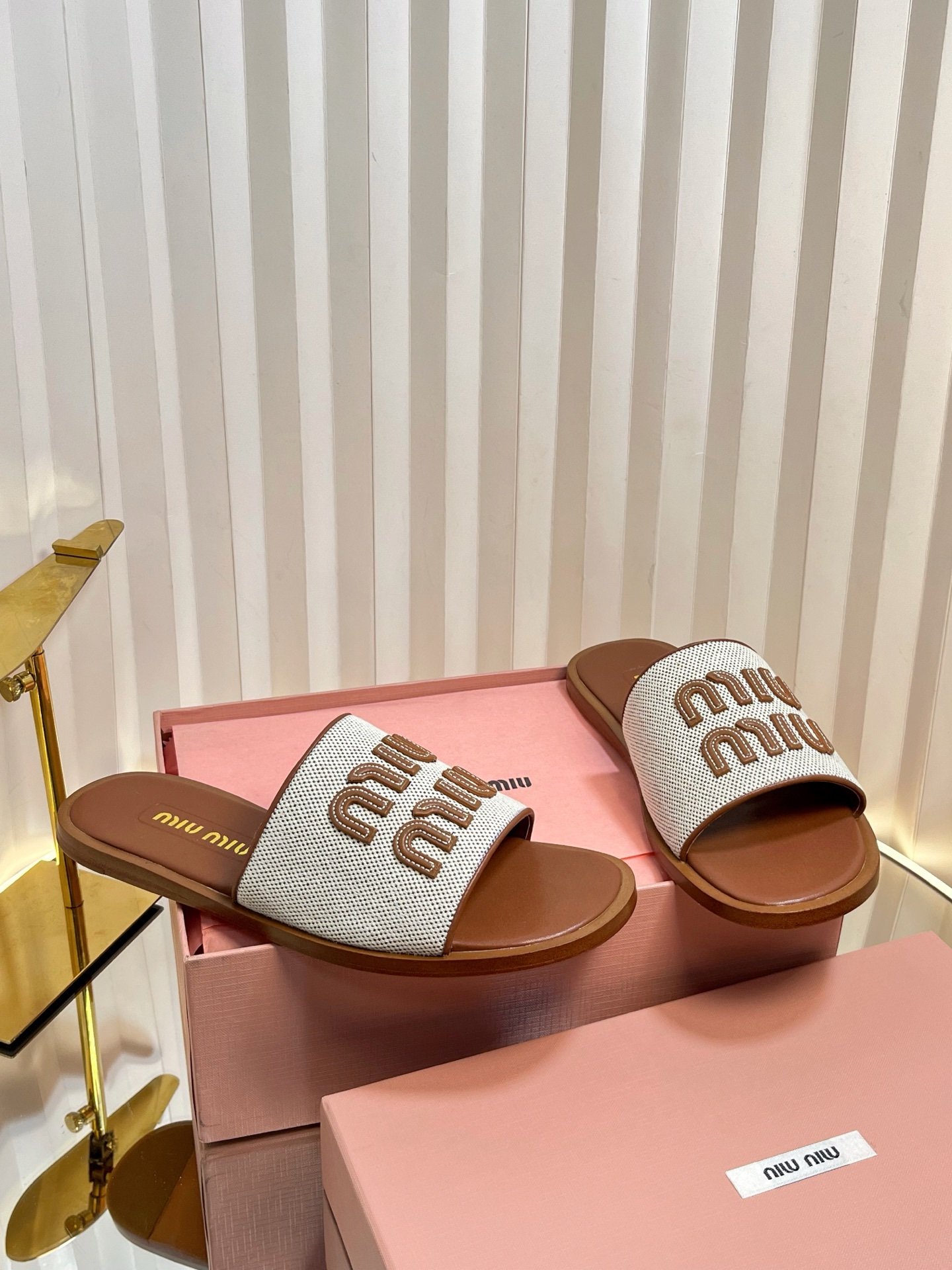 Miu Miu Sandals in Beige Brown - Afbeelding 3