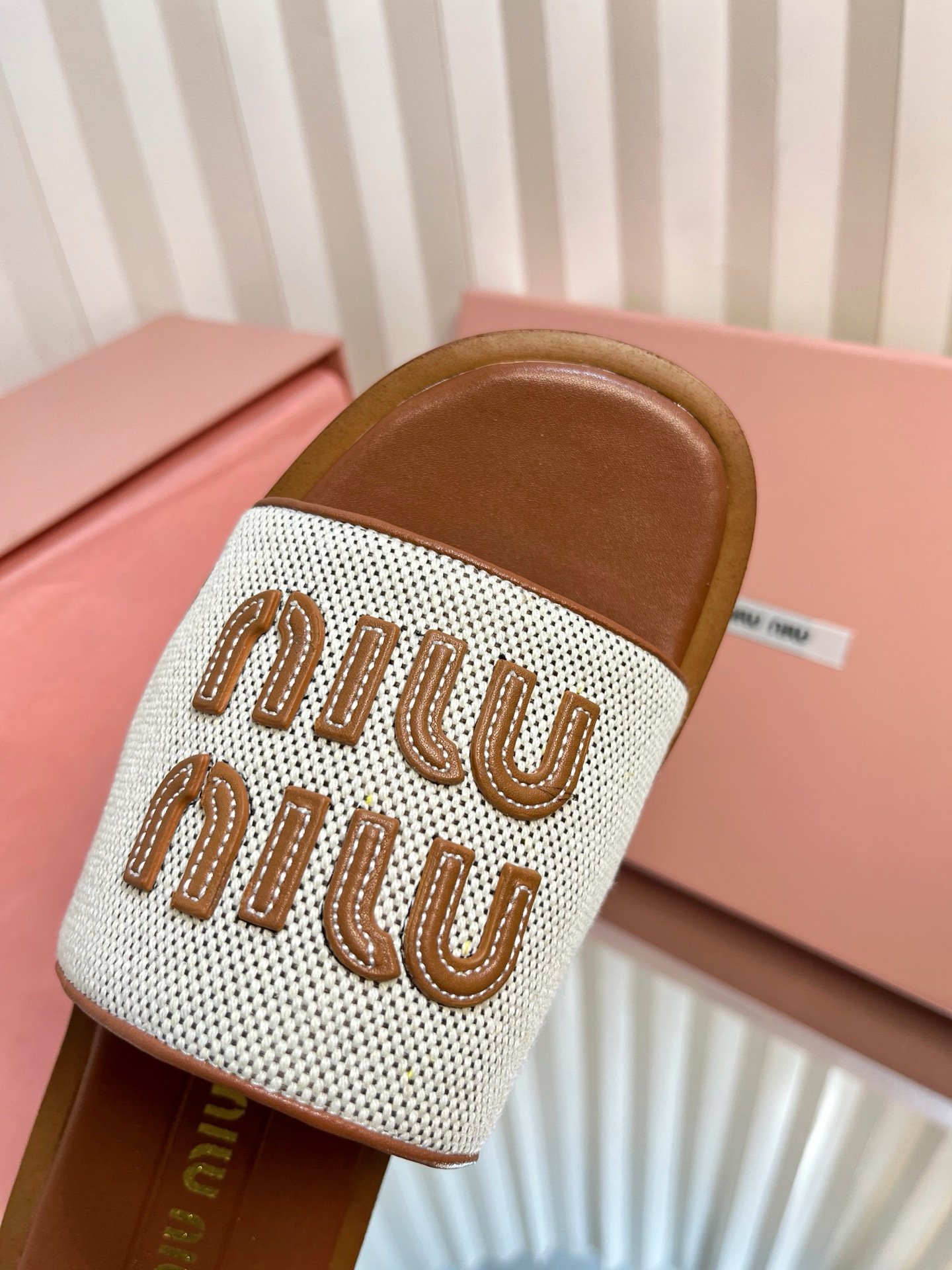 Miu Miu Sandals in Beige Brown - Afbeelding 7