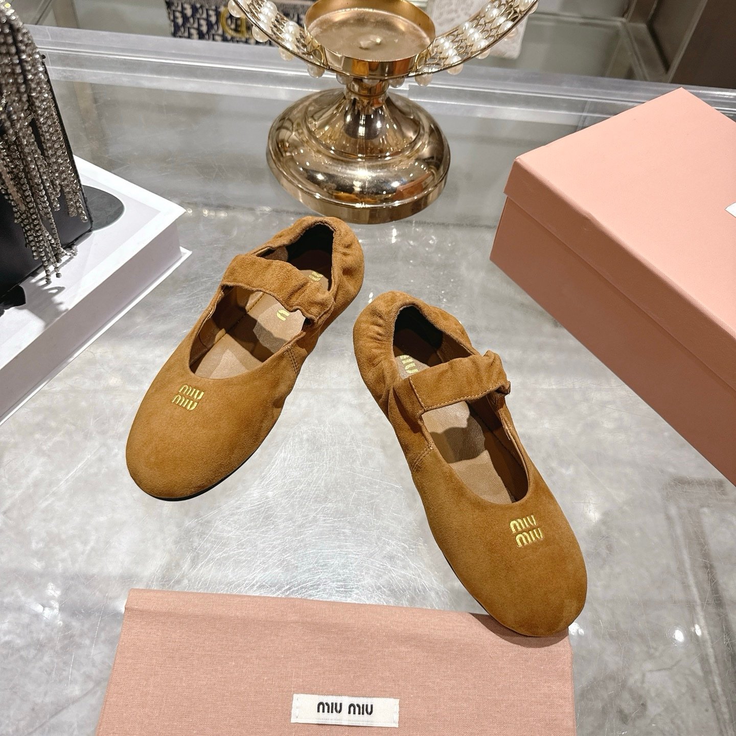 Miu Miu Suede Ballerinas in Brown - Afbeelding 2