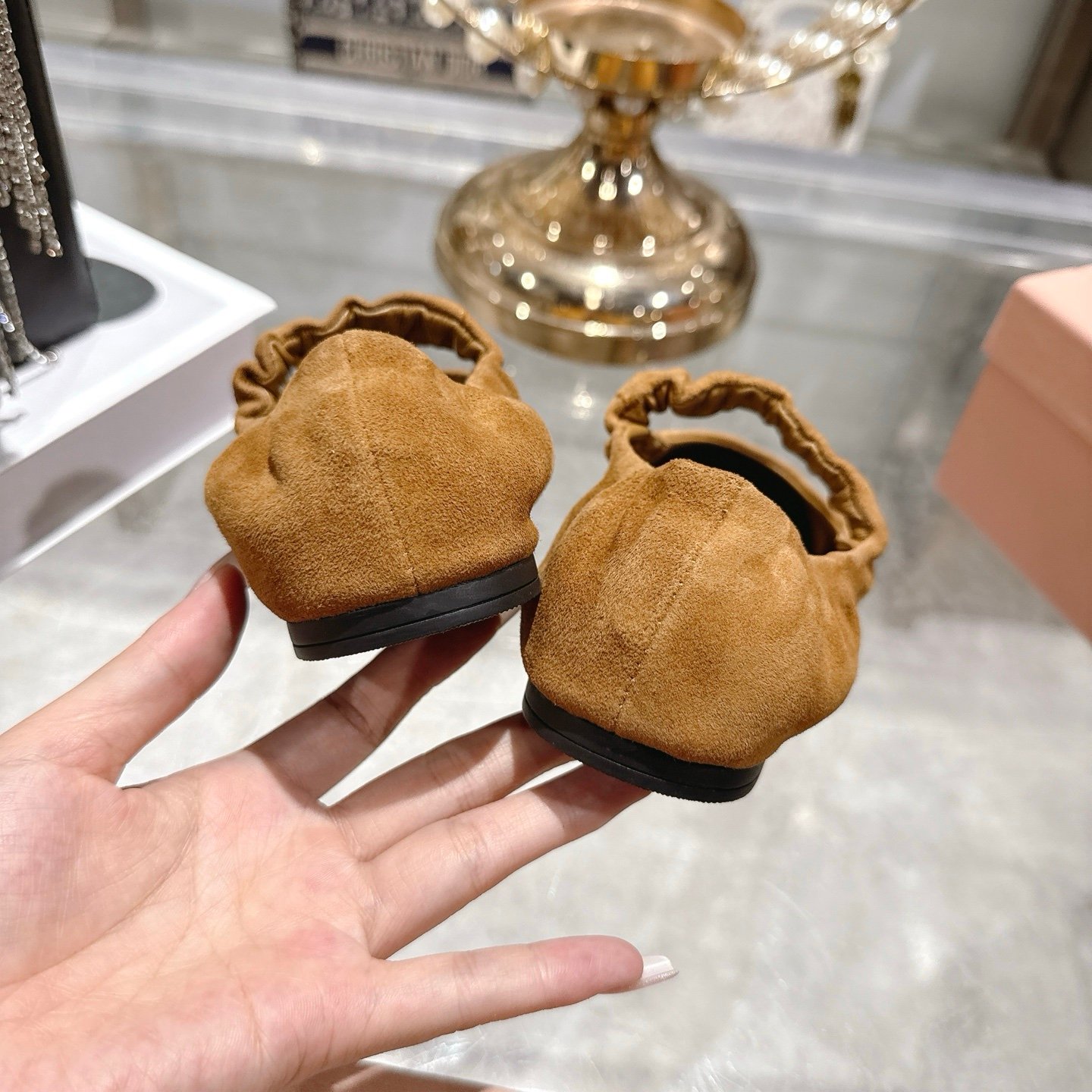 Miu Miu Suede Ballerinas in Brown - Afbeelding 6