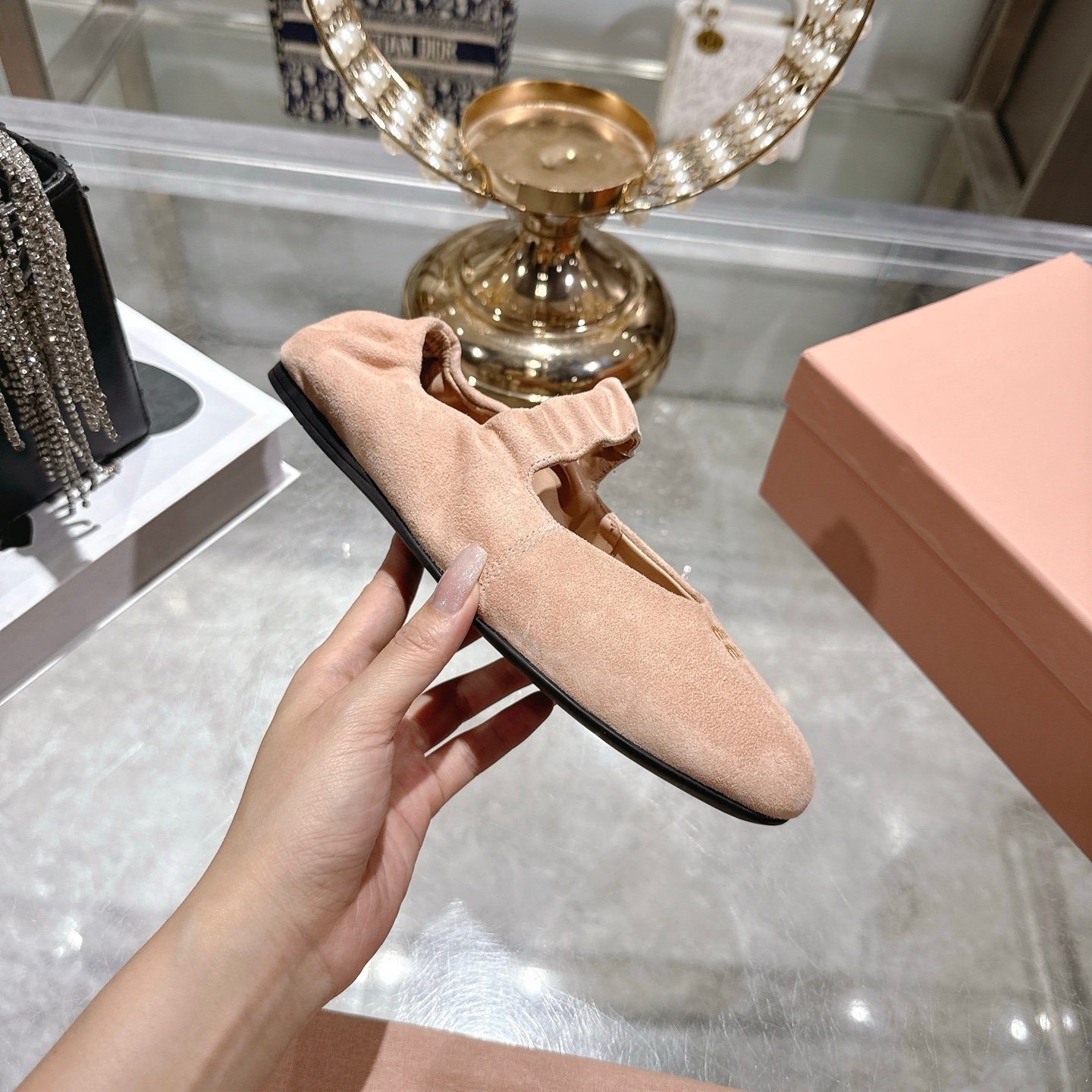 Miu Miu Suede Ballerinas in Pink - Afbeelding 4