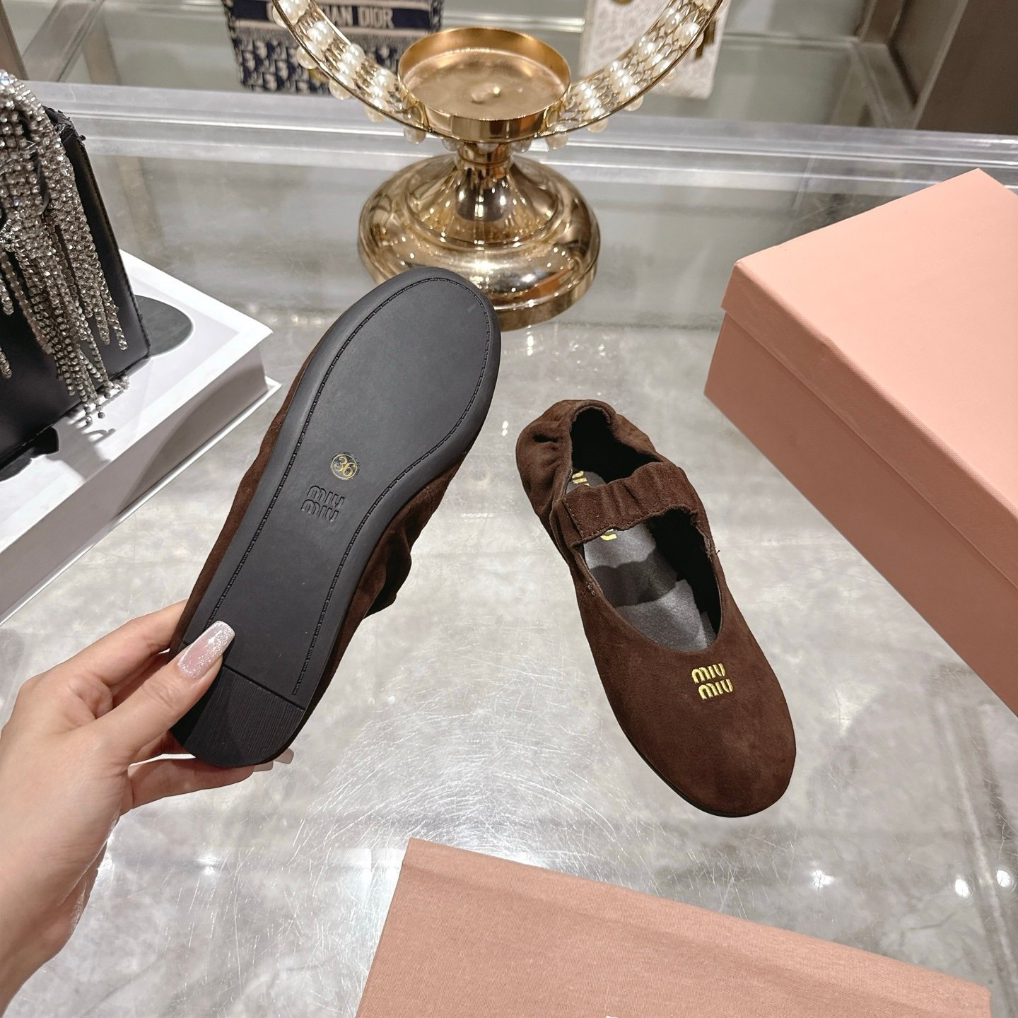 Miu Miu Suede Ballerinas in Dark Brown - Afbeelding 7