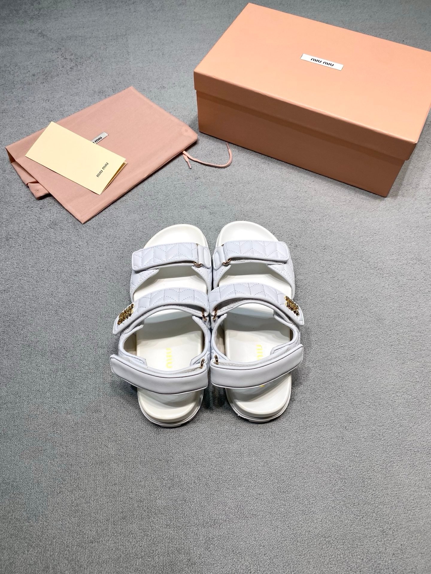 Miu Miu Sandals in White Gold - Afbeelding 3