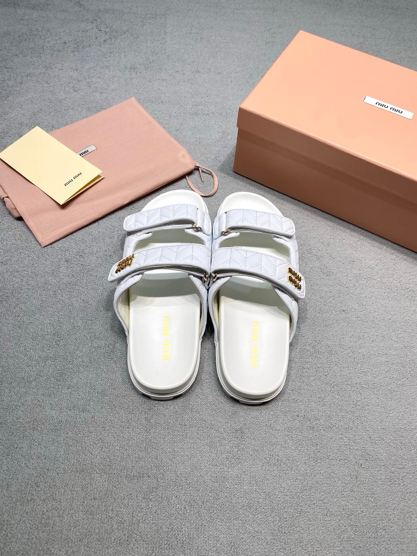 Miu Miu Sandals in White Gold - Afbeelding 3