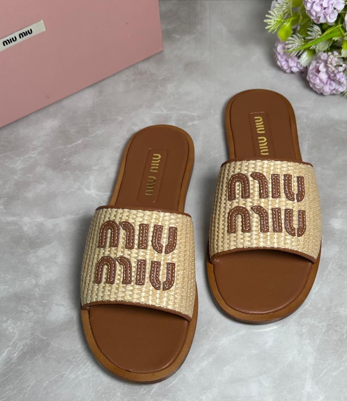 Miu Miu Raffia Sandals Beige Brown - Afbeelding 2