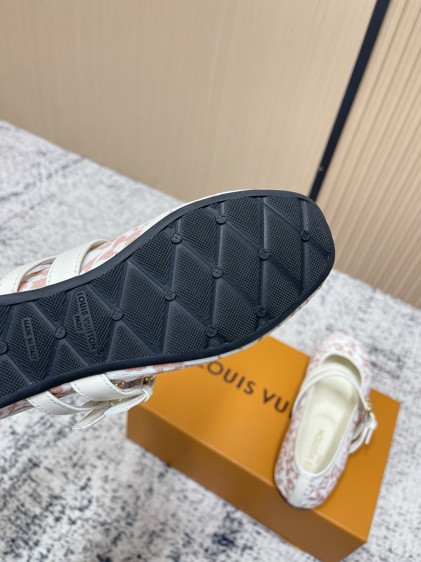 Louis Vuitton Ballerinas in White Beige - Afbeelding 3