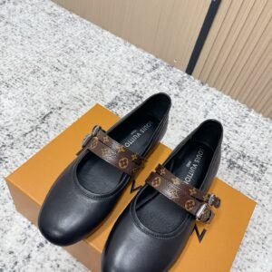 Louis Vuitton Ballerinas in Black Brown