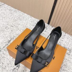 Louis Vuitton Sandals in Black