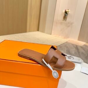 Alternative view of Hermes Oran Sandals in Brown