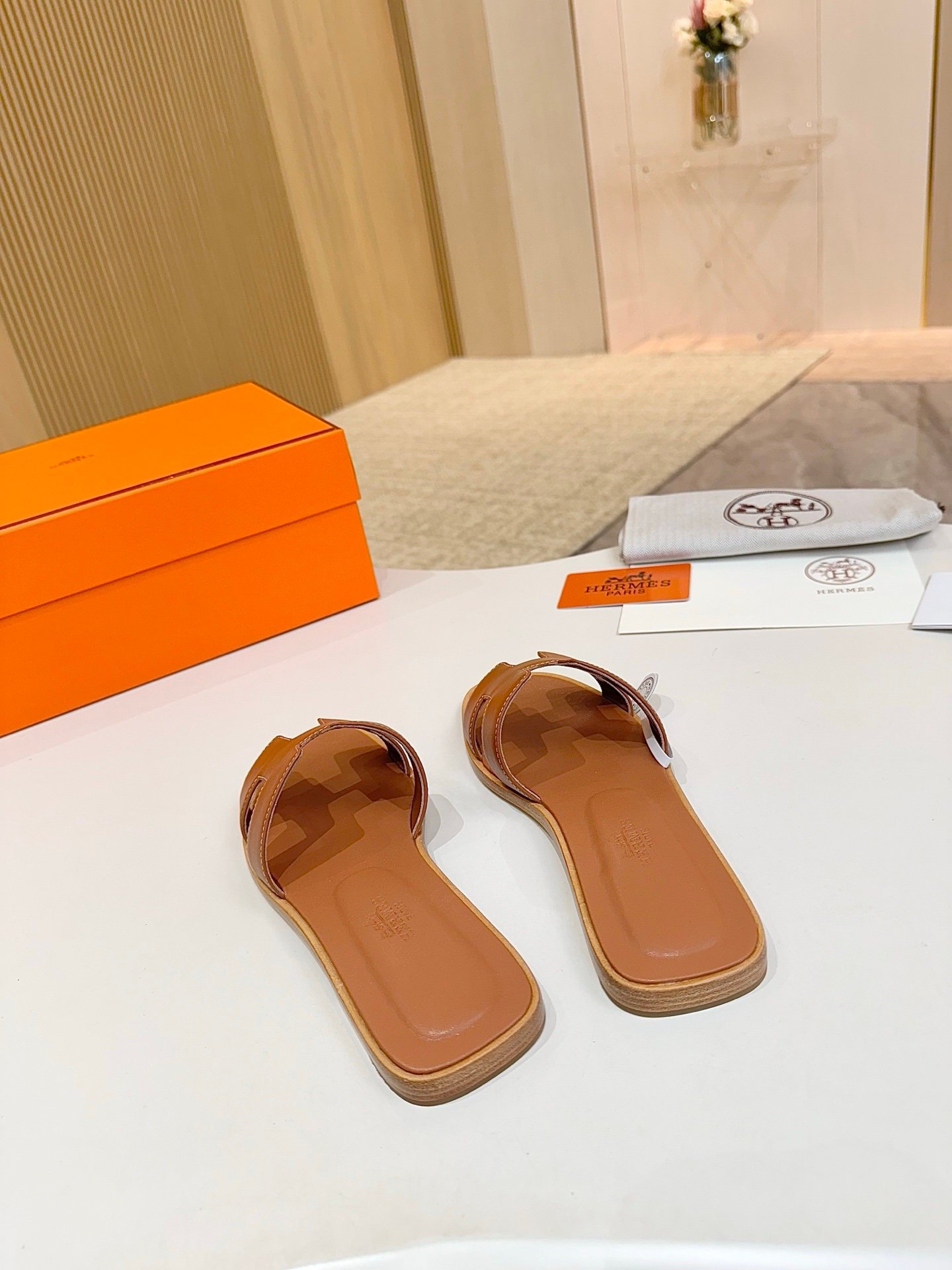 Hermes Oran Sandals in Brown - Afbeelding 7