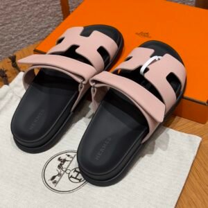 Alternative view of Hermes Chypre Sandals in Pink