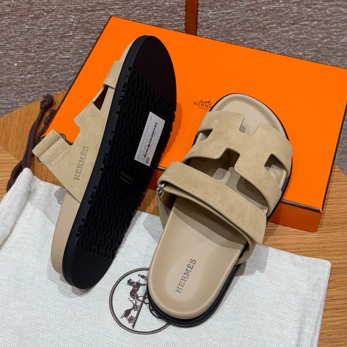 Hermes Chypre Sandals in Beige - Afbeelding 5