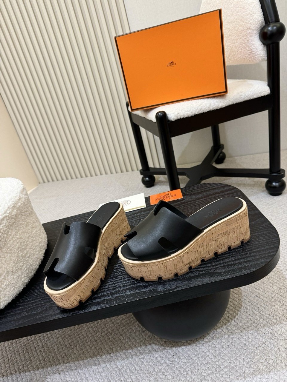 Hermes Platform Sandals in Black - Afbeelding 2