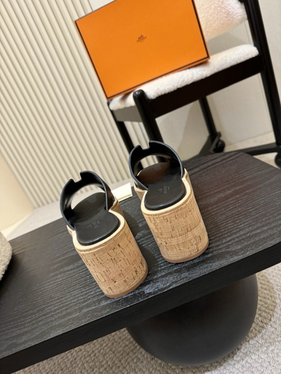 Hermes Platform Sandals in Black - Afbeelding 4