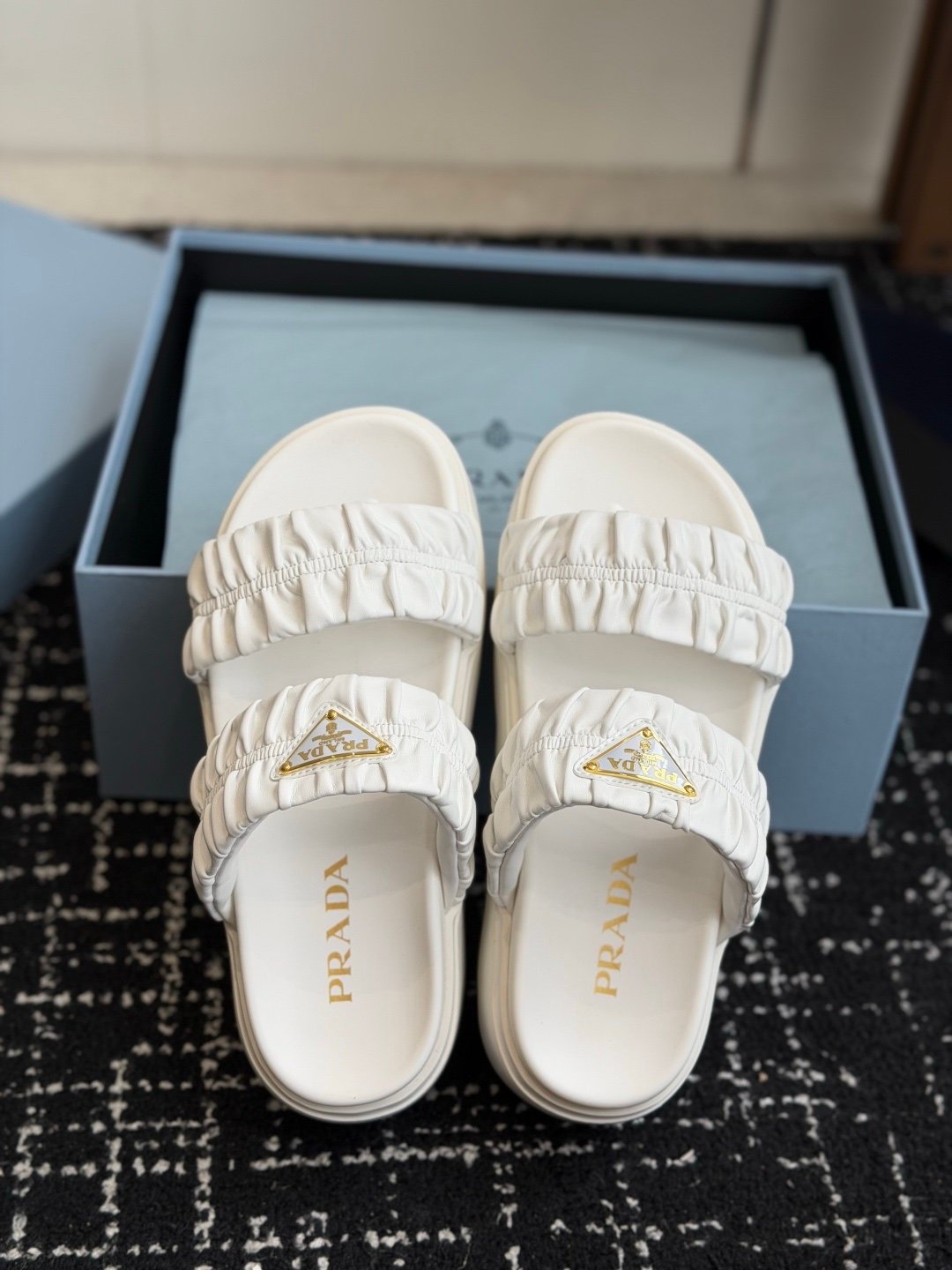 Prada Sandals in White Gold - Afbeelding 8
