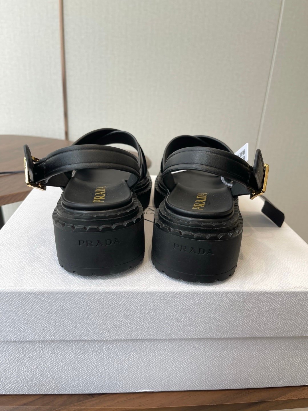 Prada Sandals in Black Gold - Afbeelding 5