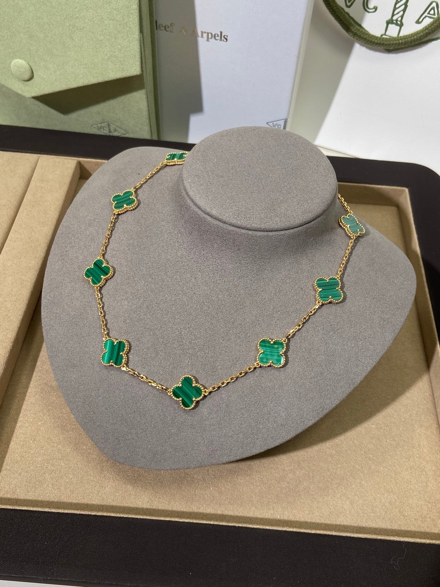VCA Alhambra Necklace in Green Gold - Afbeelding 2