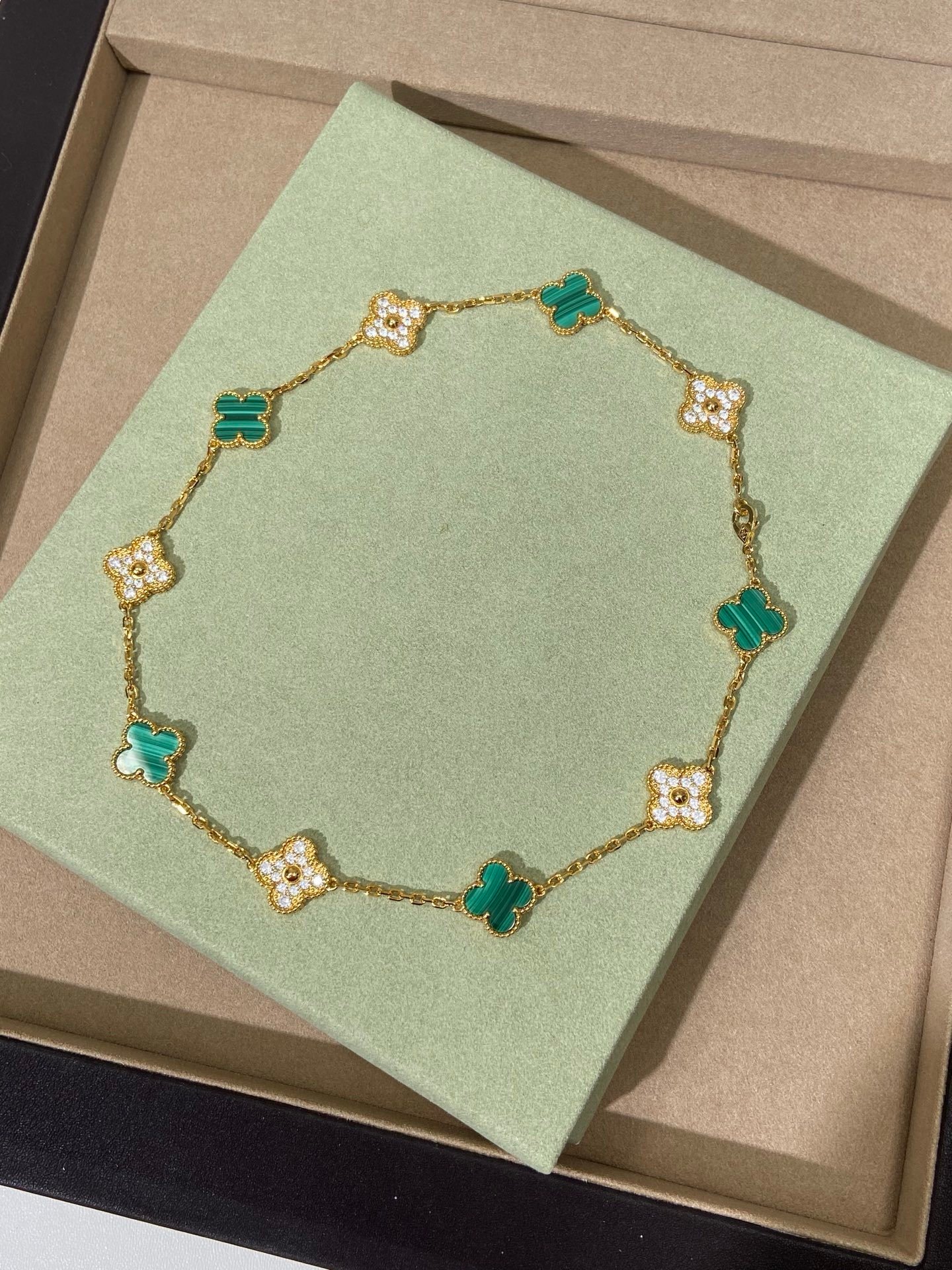 VCA Alhambra Necklace in Green Crystal Gold - Afbeelding 2