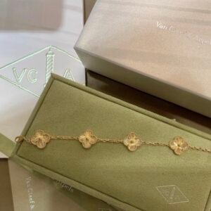 VCA Alhambra Bracelet in Gold