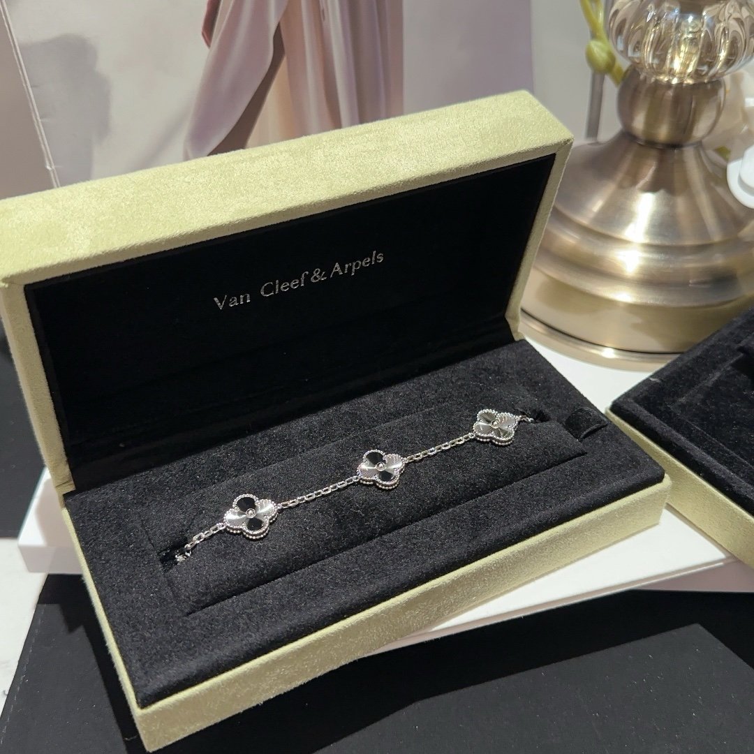 VCA Alhambra Bracelet in Silver