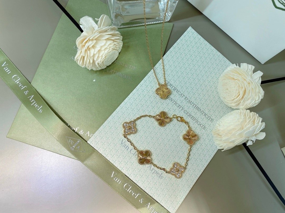 VCA Alhambra Bracelet in Crystal Gold - Afbeelding 4