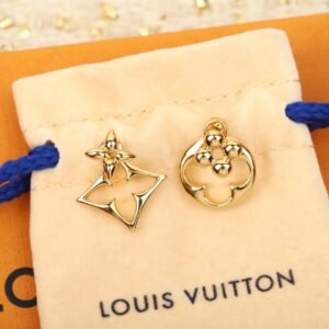 Louis Vuitton Earrings in Gold