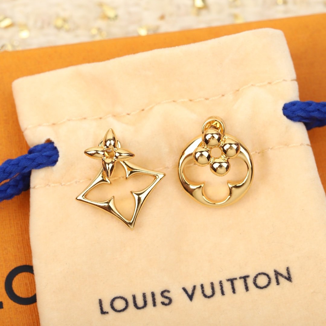 Louis Vuitton Earrings in Gold