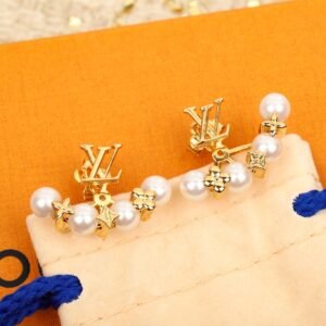 Louis Vuitton Earrings in Gold