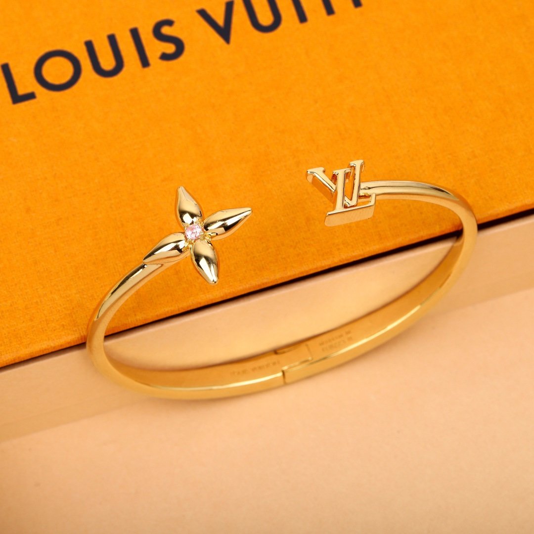 Louis Vuitton Signature Bracelet in Gold
