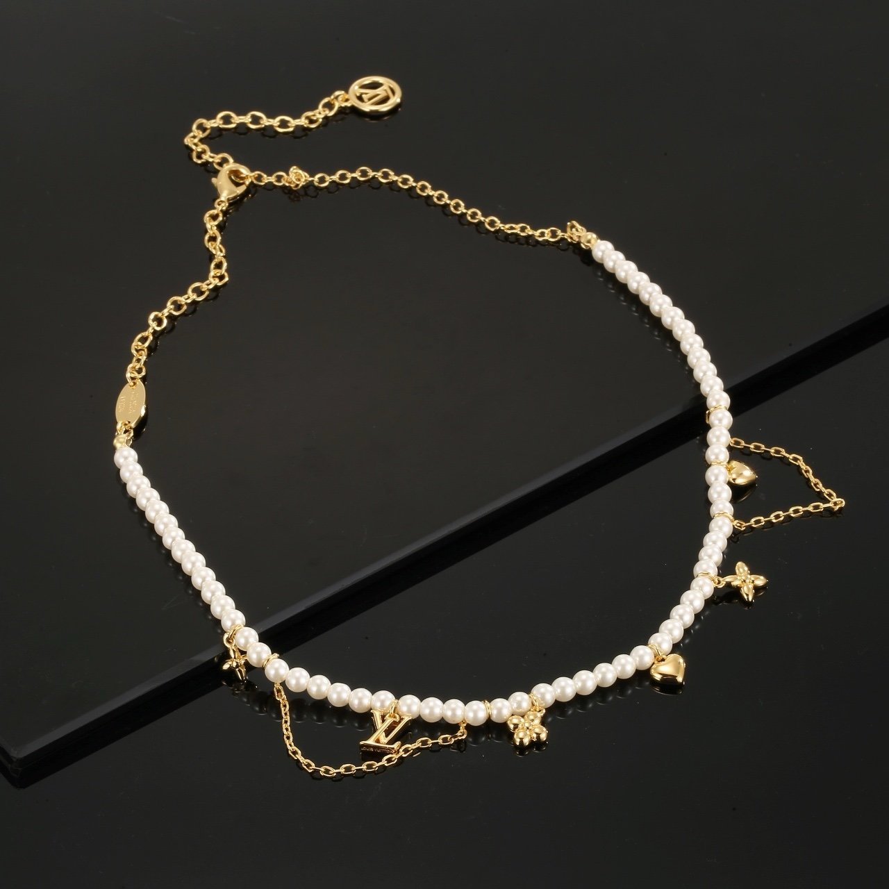 Louis Vuitton Pearl Necklace - Afbeelding 4