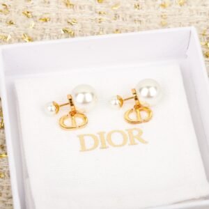 Dior Earrings in Pearl Gold