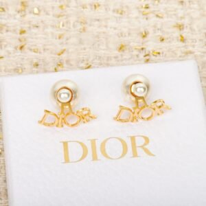 Dior Earrings in Pearl Gold