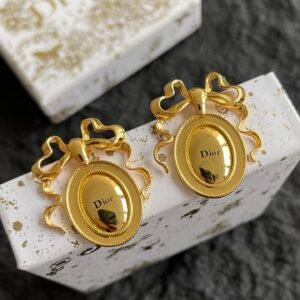 Dior Earrings in Gold