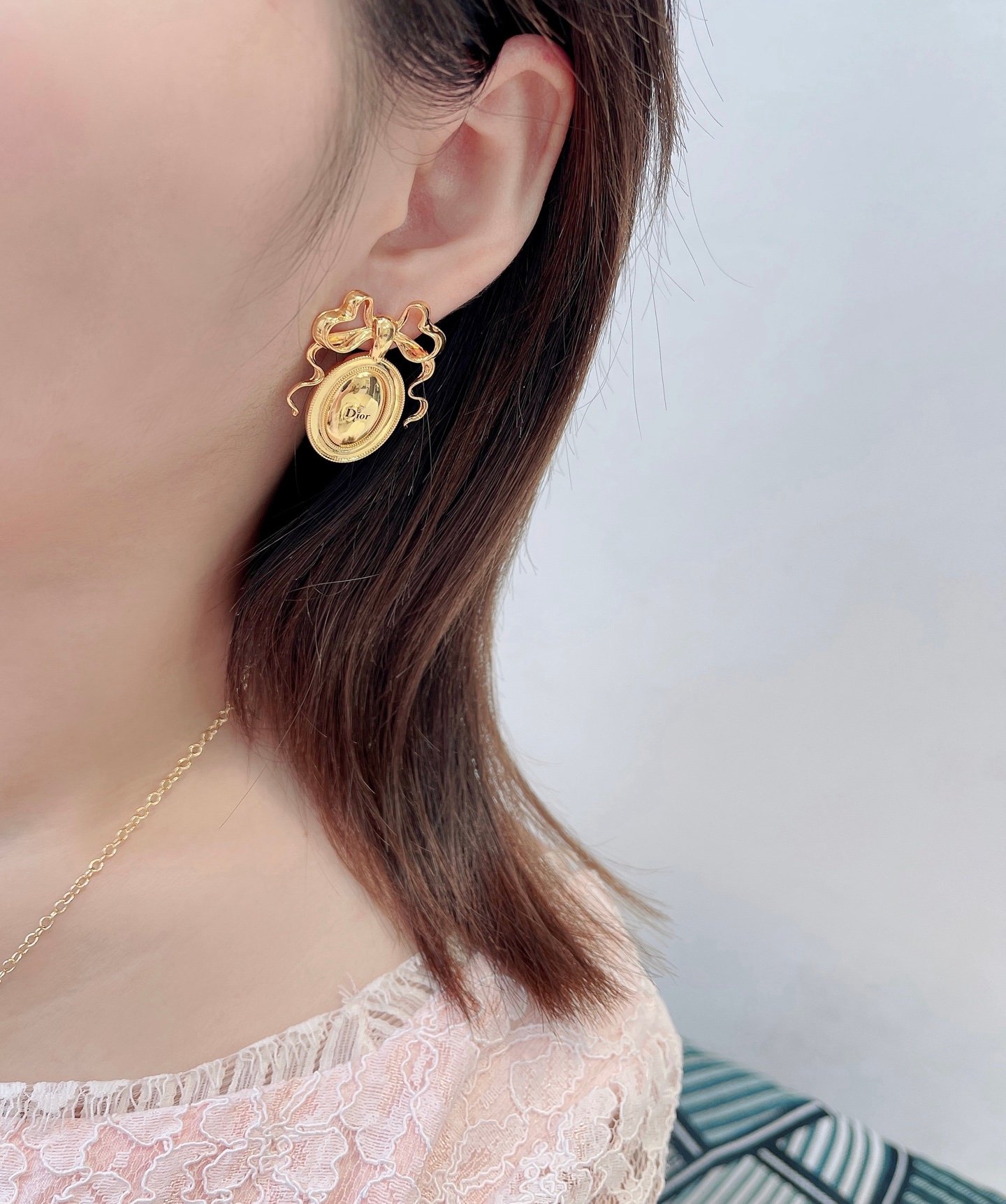 Dior Earrings in Gold - Afbeelding 4