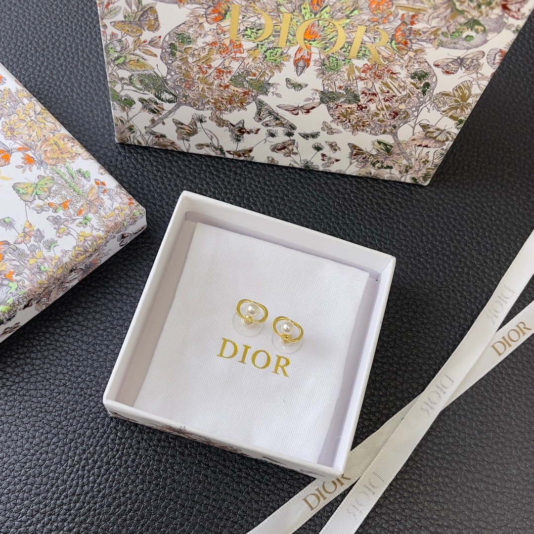 Dior Earrings in Pearl Gold - Afbeelding 4