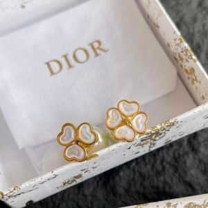 Alternative view of Dior Earrings Pearl Gold